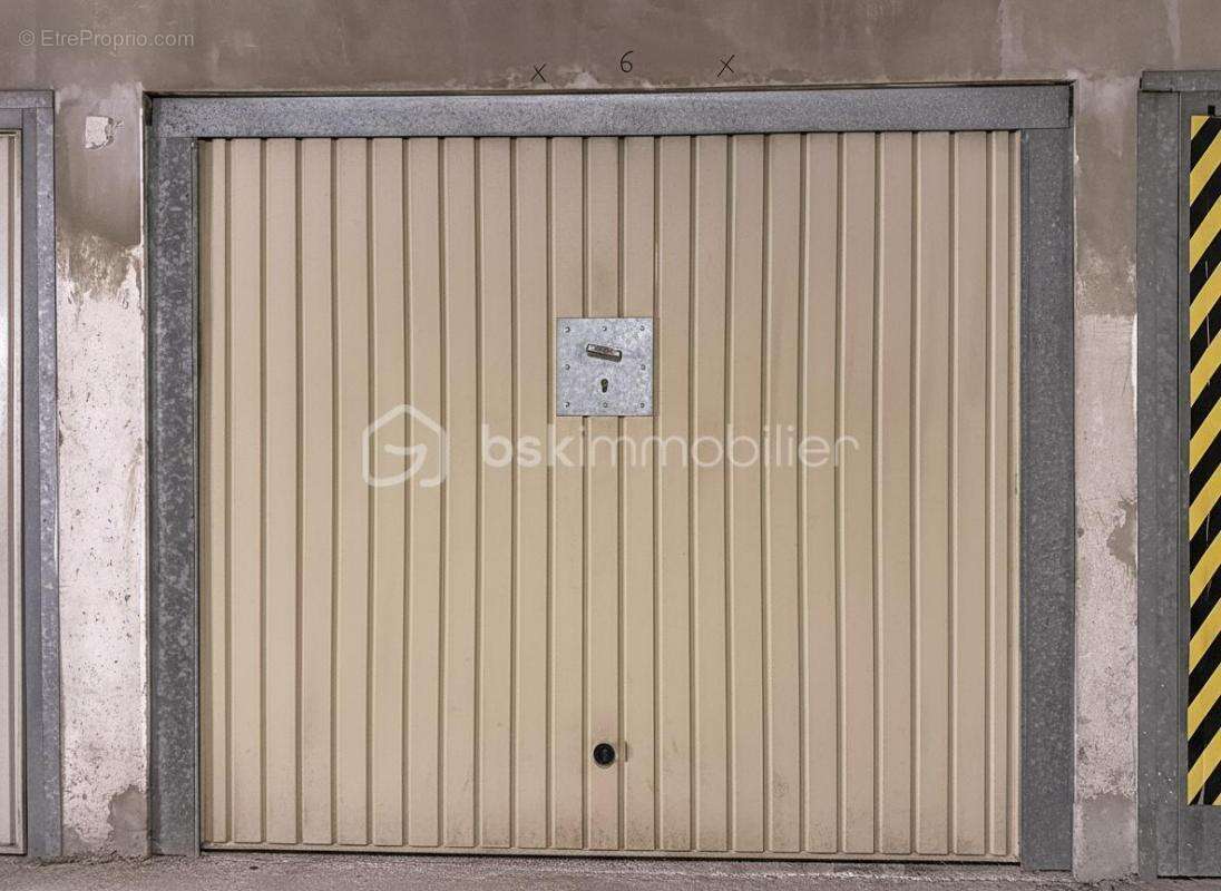 Parking à PALAVAS-LES-FLOTS