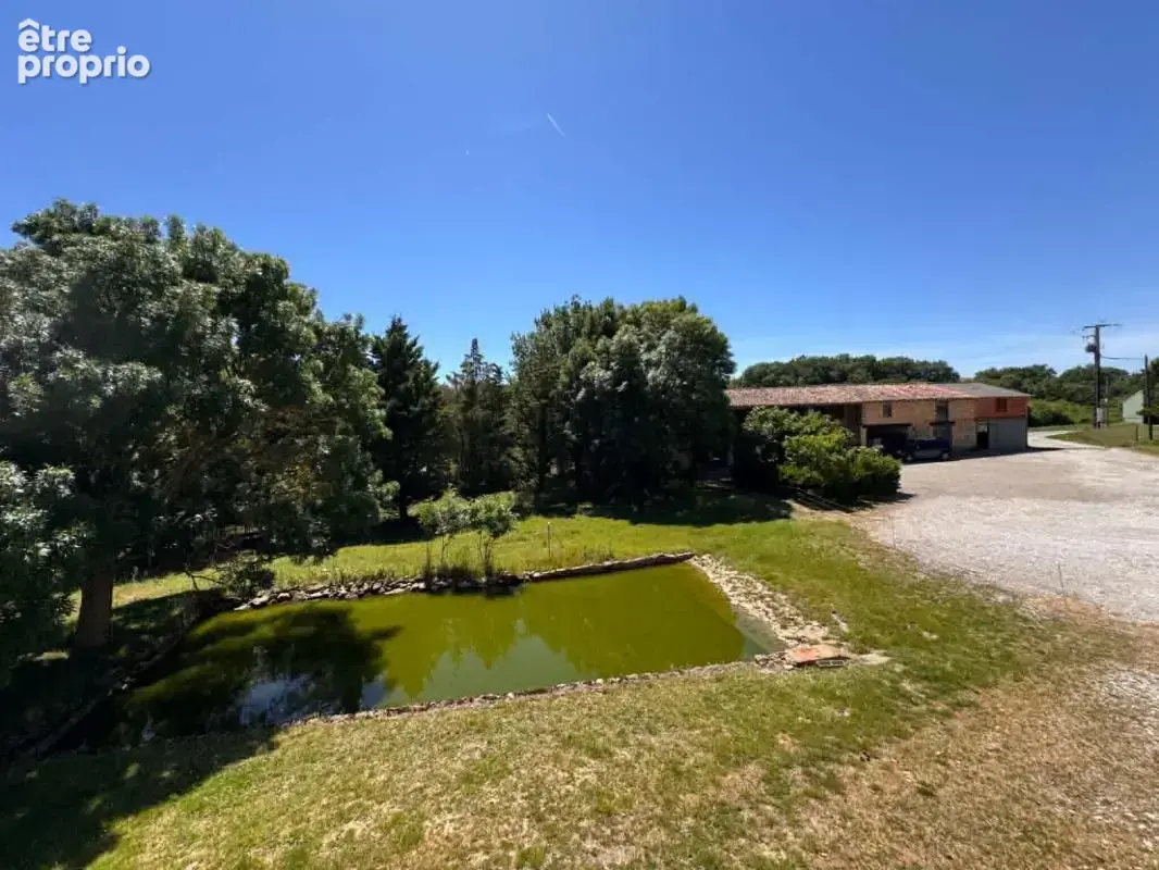 Corps de ferme - fort potentiel avec vue sur lac - photo 3