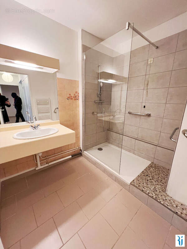 Appartement à MONT-SAINT-AIGNAN