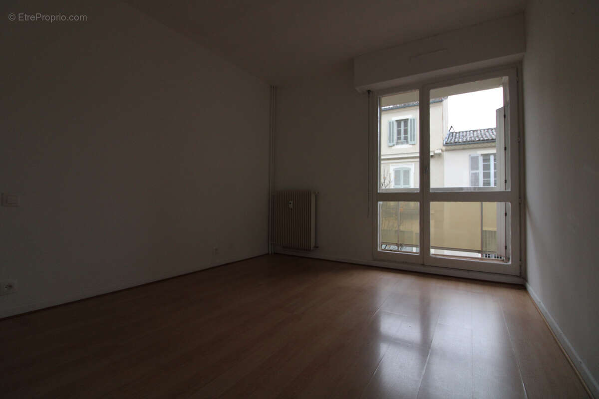 Appartement p4 ascenseur parking cave. - photo 8