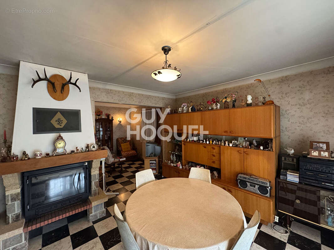 Maison à EZY-SUR-EURE