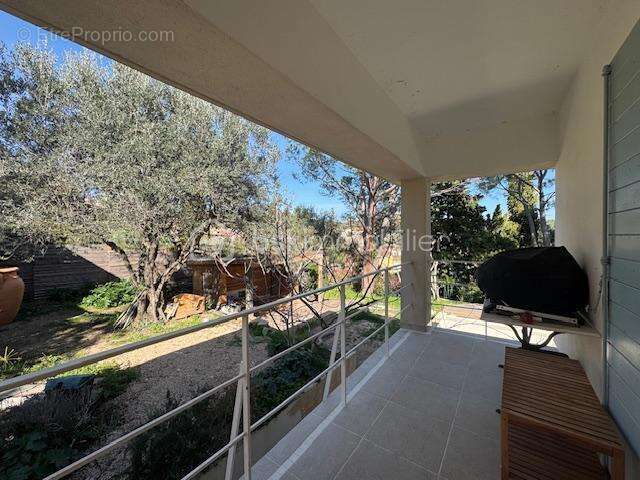 Maison à TOURRETTES