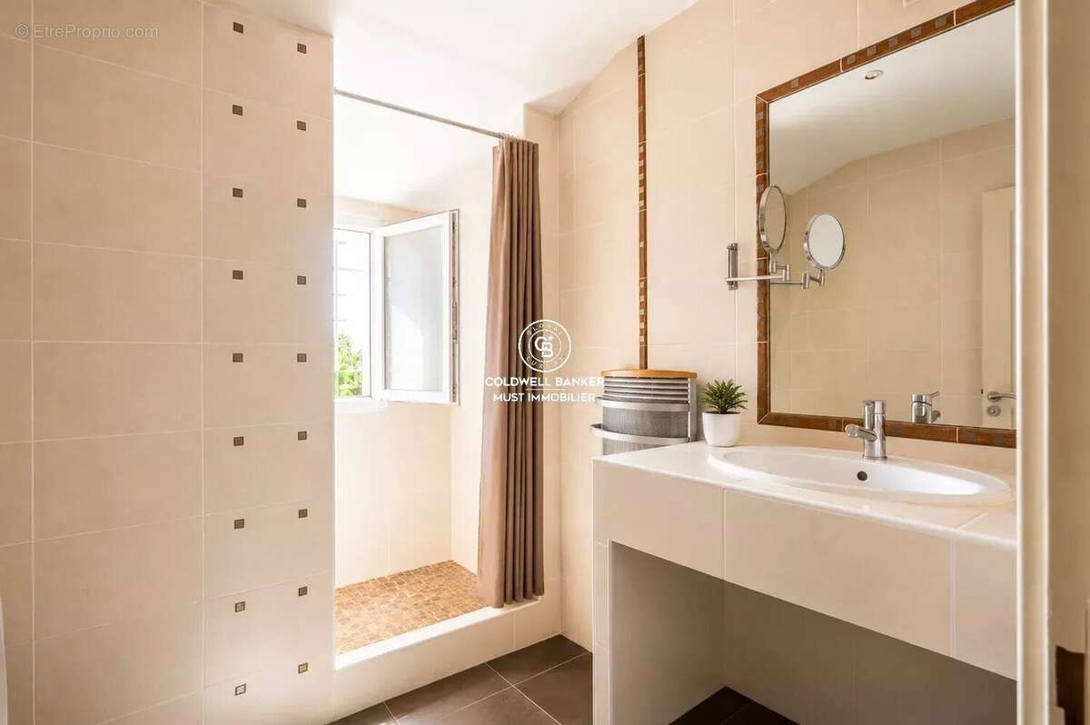 Saint-Cyprien : une adresse, une villa bien conçue - photo 12