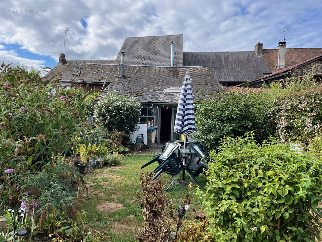 Payzac Maison du bourg de 6 pieces avec jardin et vues. - photo 19