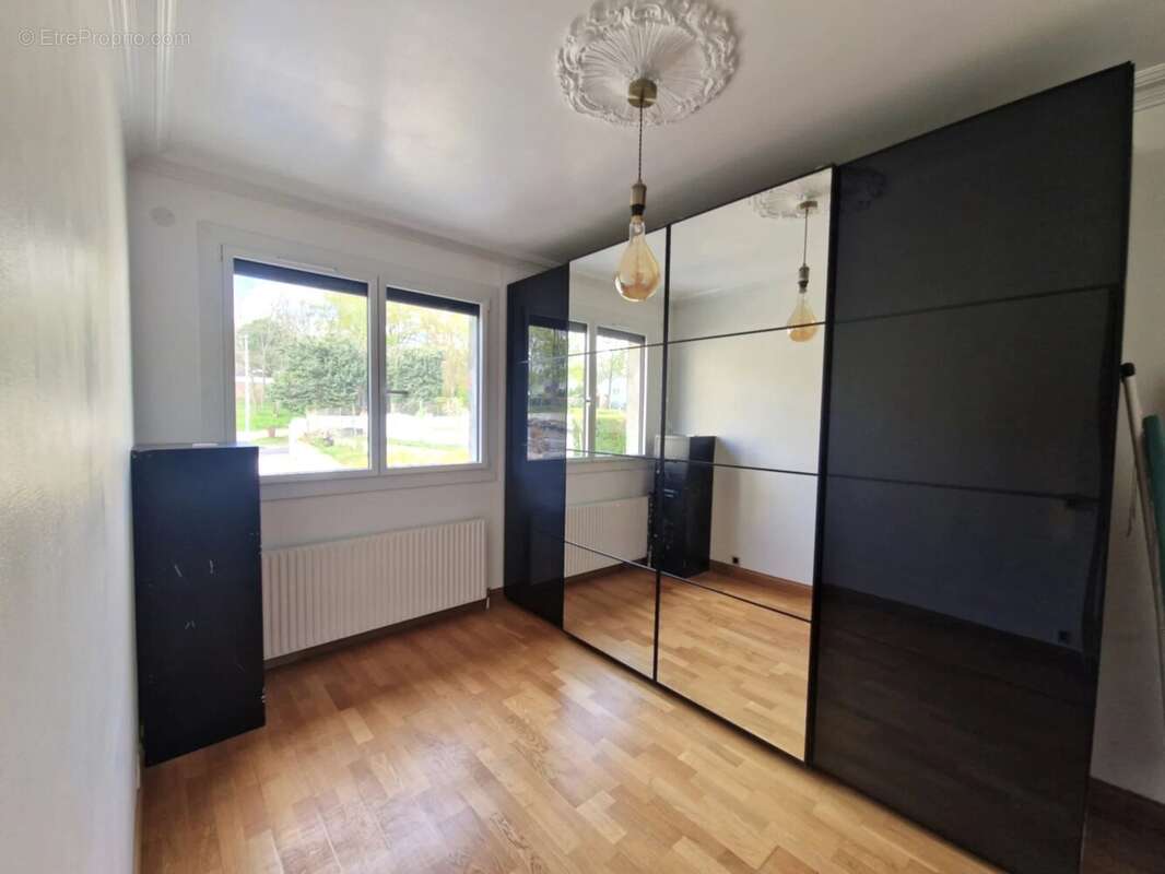 Maison à BRUYERES-LE-CHATEL