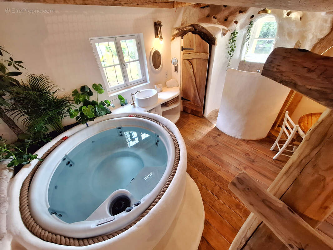 Maison à LA ROQUE-GAGEAC