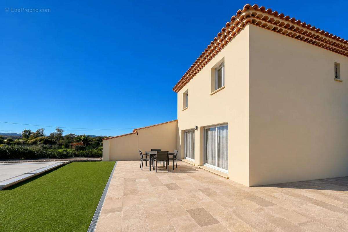 Maison de 5 pièces de 136 m² située à Vinon-sur-Verdon - photo 2