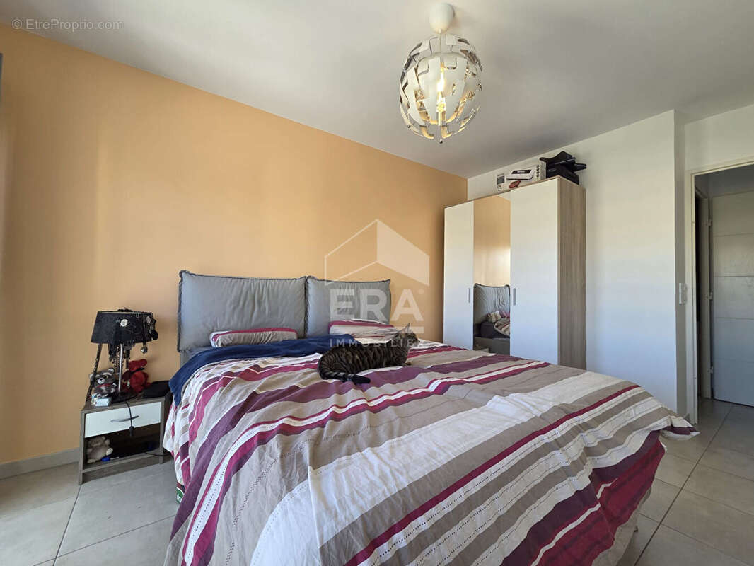 Appartement à SAINT-LAURENT-DU-VAR