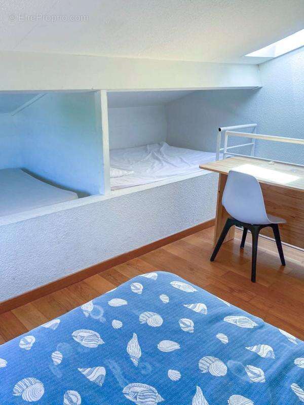 Maison à VIC-LA-GARDIOLE