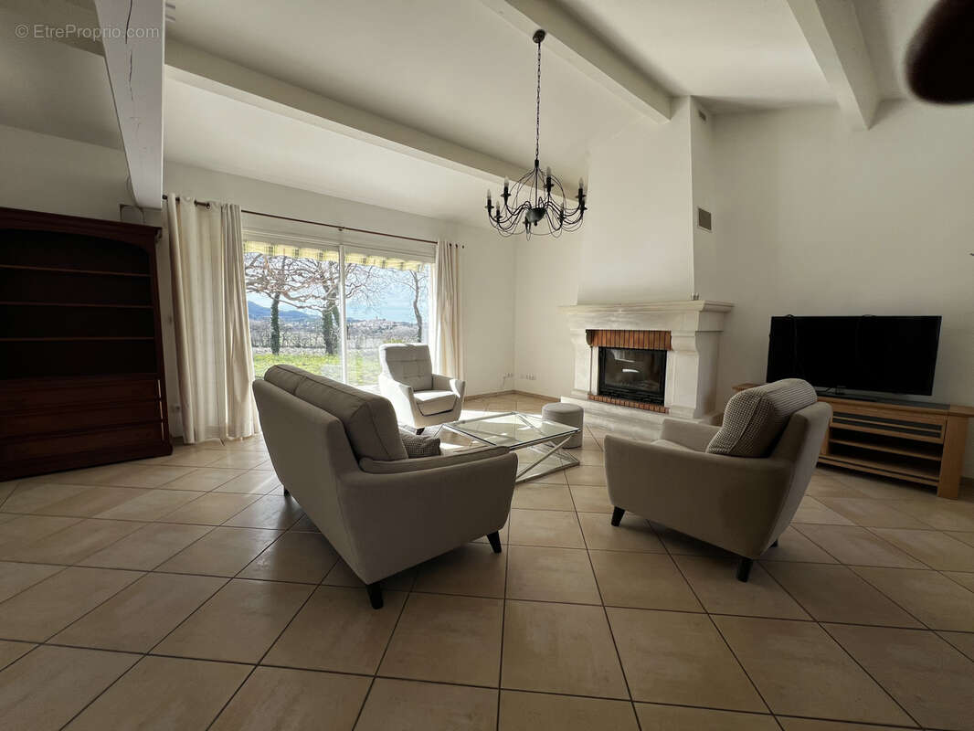 Maison à VAISON-LA-ROMAINE