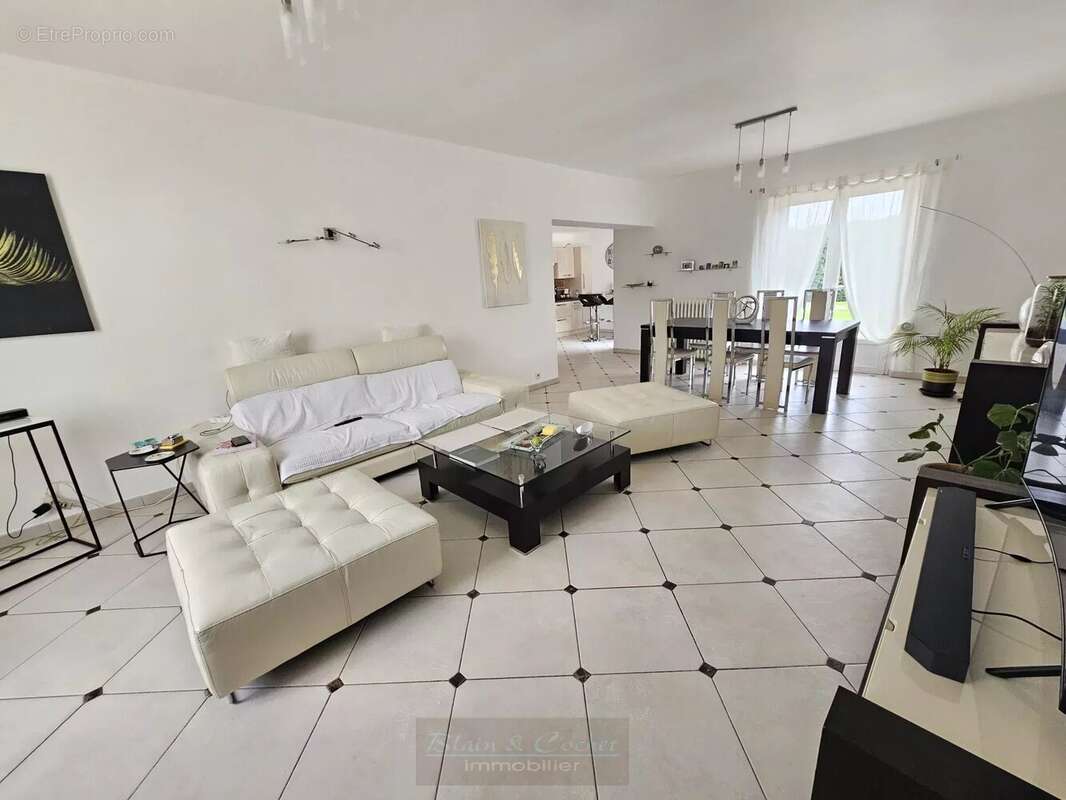 Maison à VILLEMANDEUR