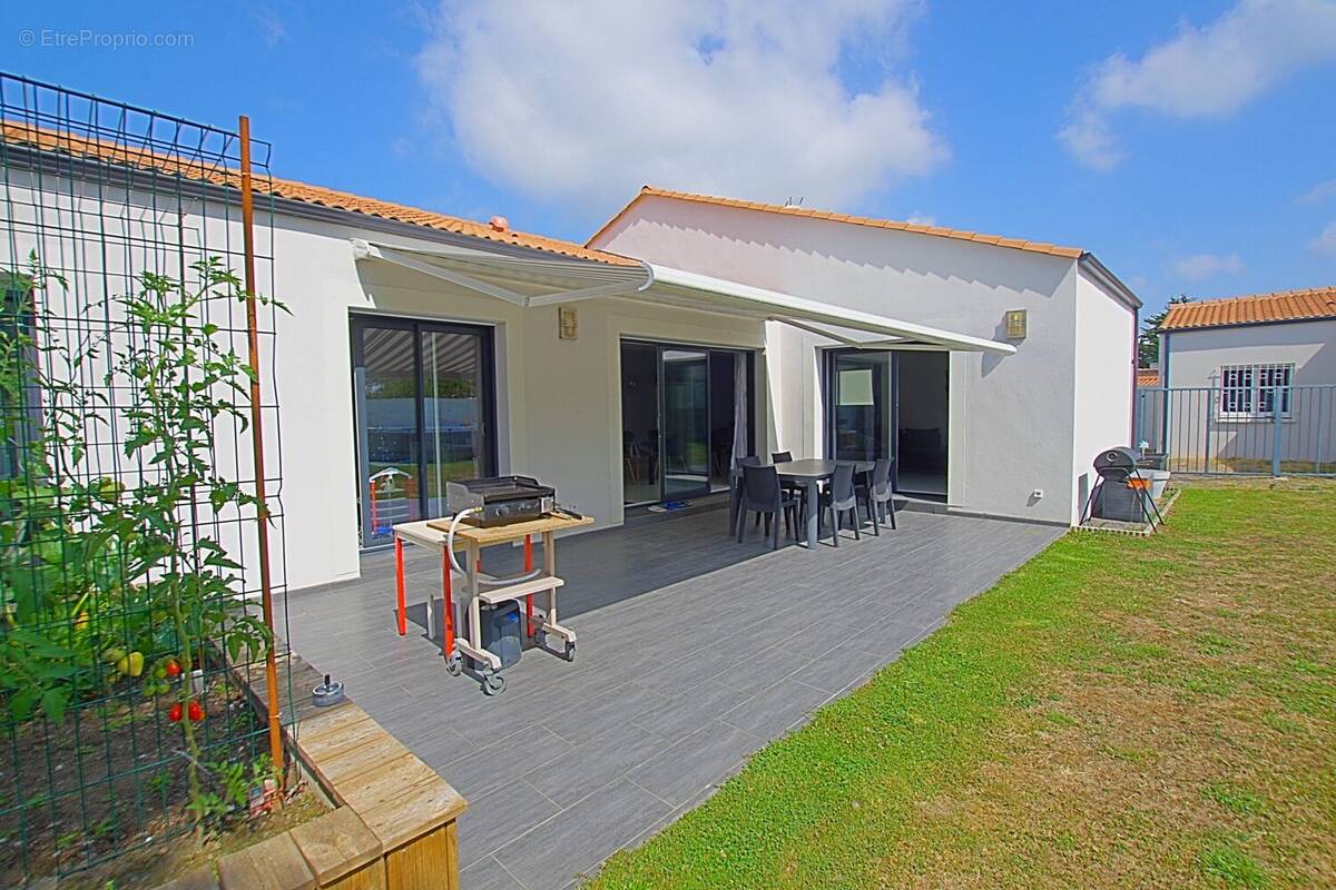 Maison 157 m² à Sainte-Foy  - photo 2