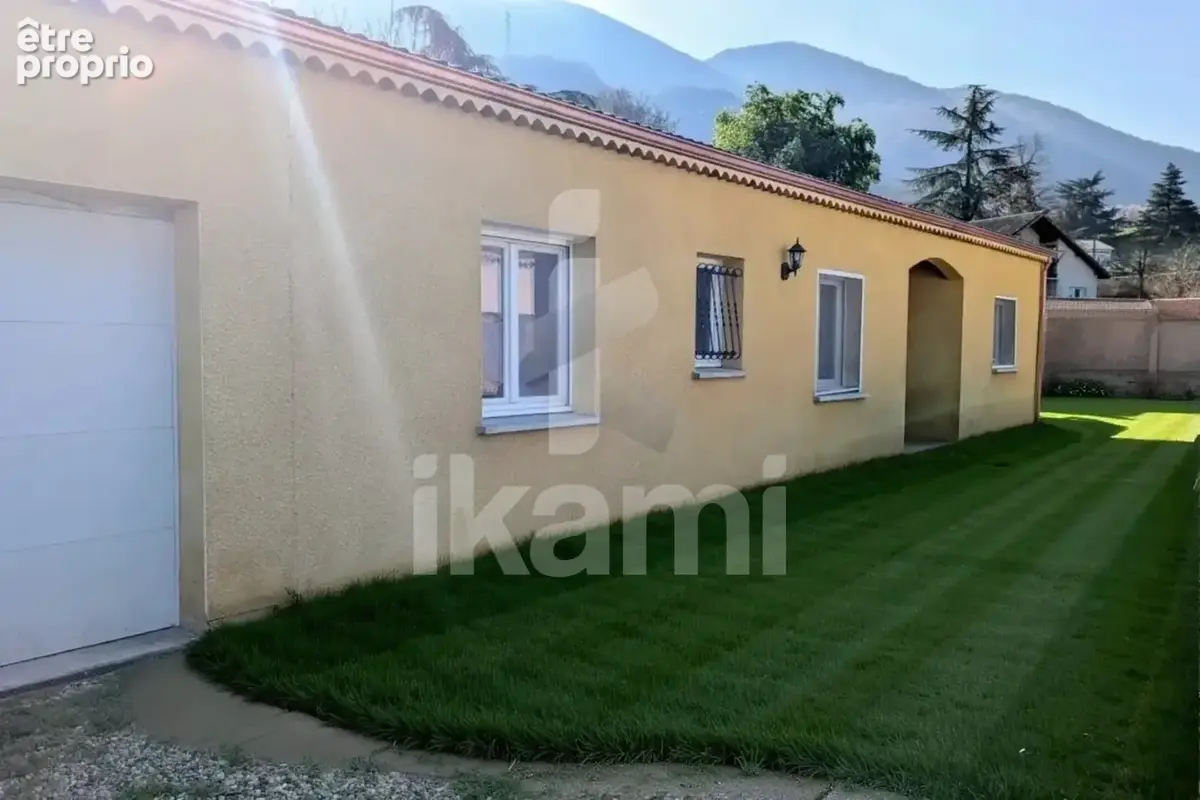 Maison avec terrasses et garage - photo 2