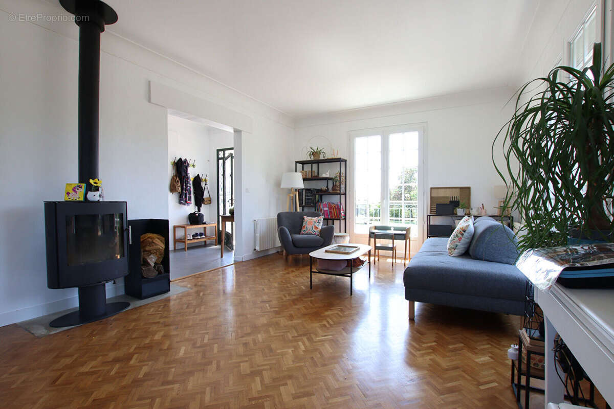 Maison 5 à 7 chambres dans le bourg de Vouillé - photo 4