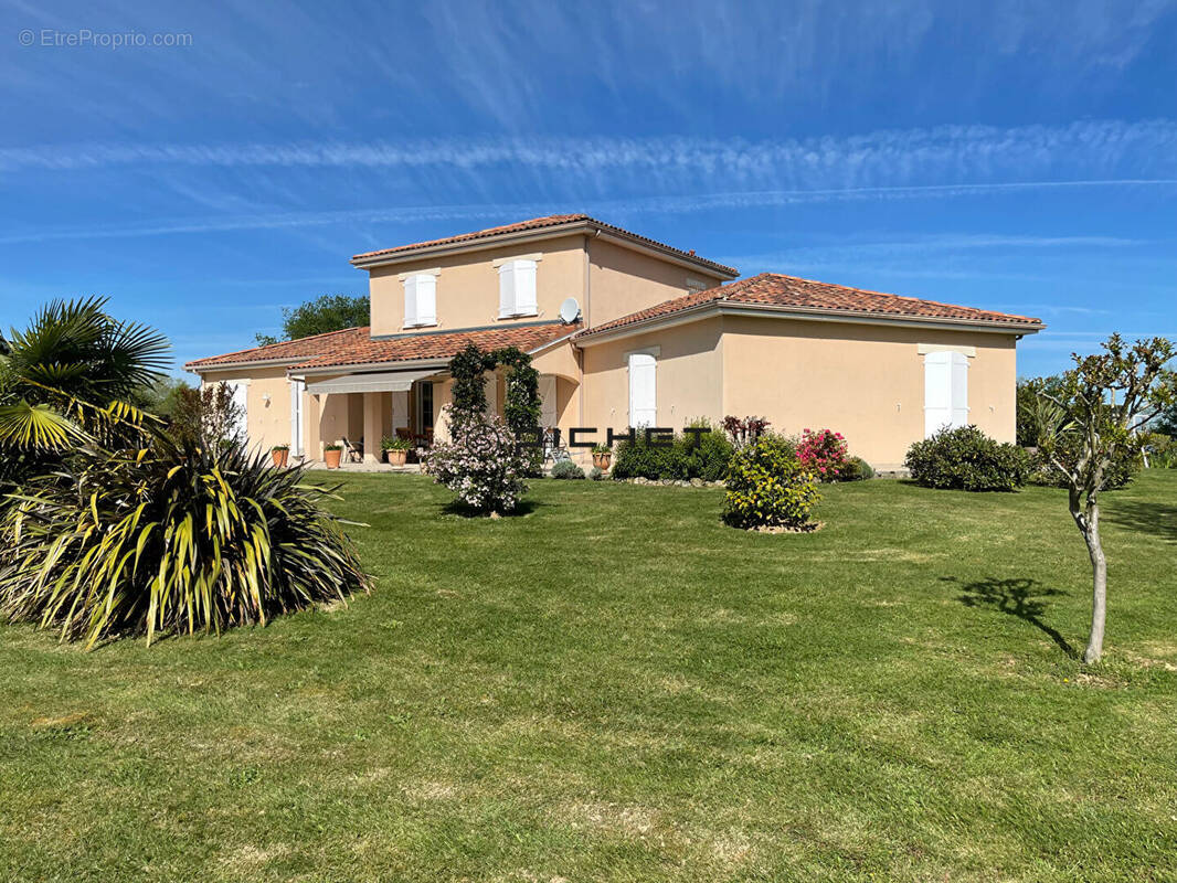 Maison à AIRE-SUR-L'ADOUR