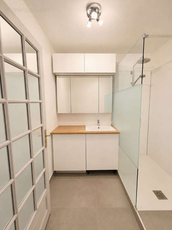Appartement à PARIS-20E