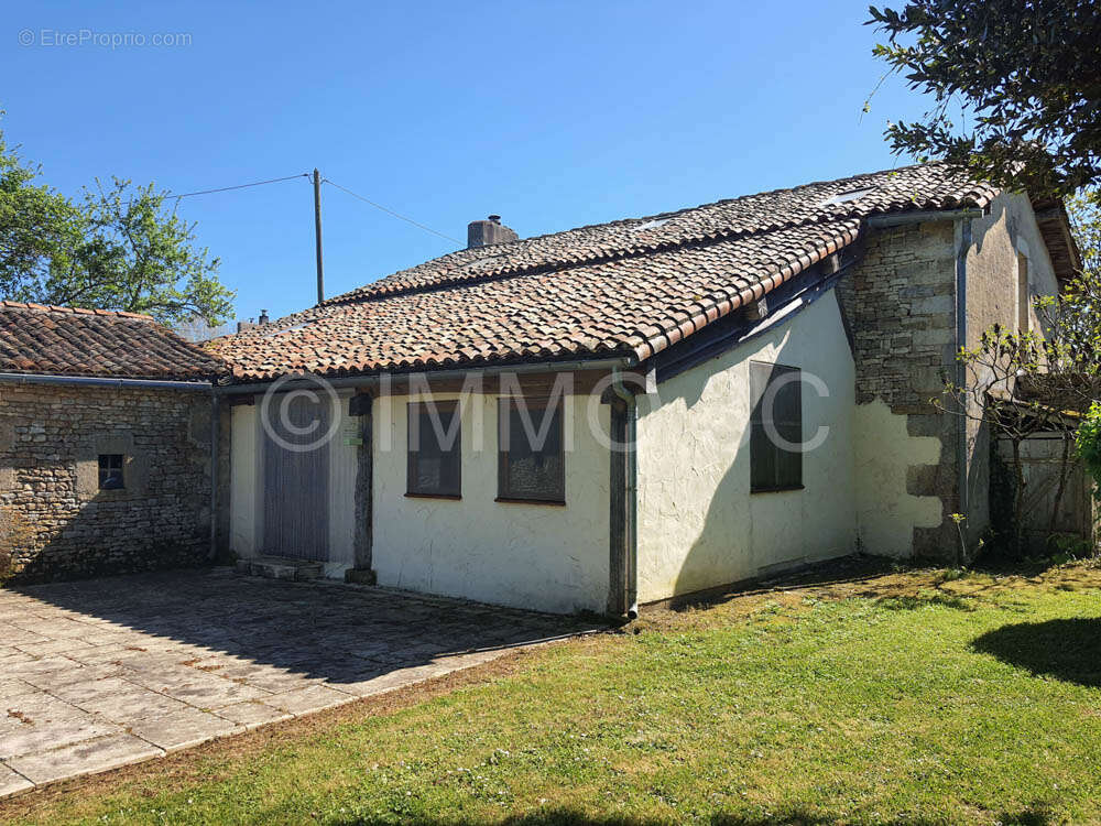 Maison à SAUZE-VAUSSAIS