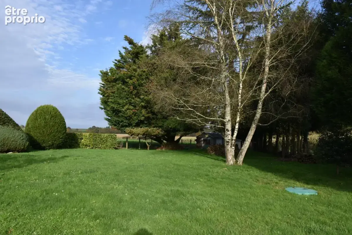 Ensemble immobilier en pierres sur vaste terrain paysagé - photo 13