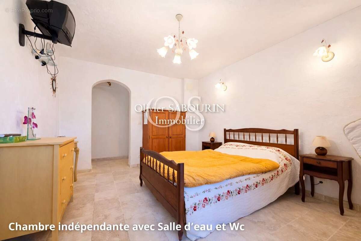 Maison à ROQUEBRUNE-SUR-ARGENS