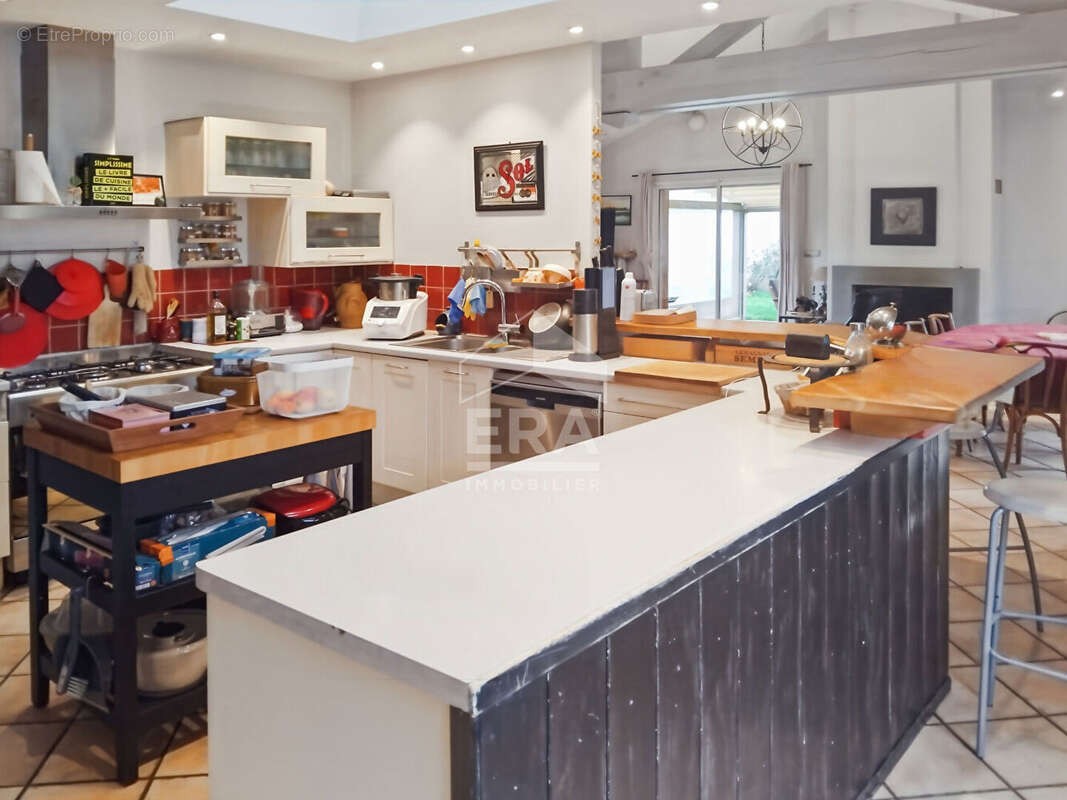 Maison à CHARBONNIERES-LES-BAINS