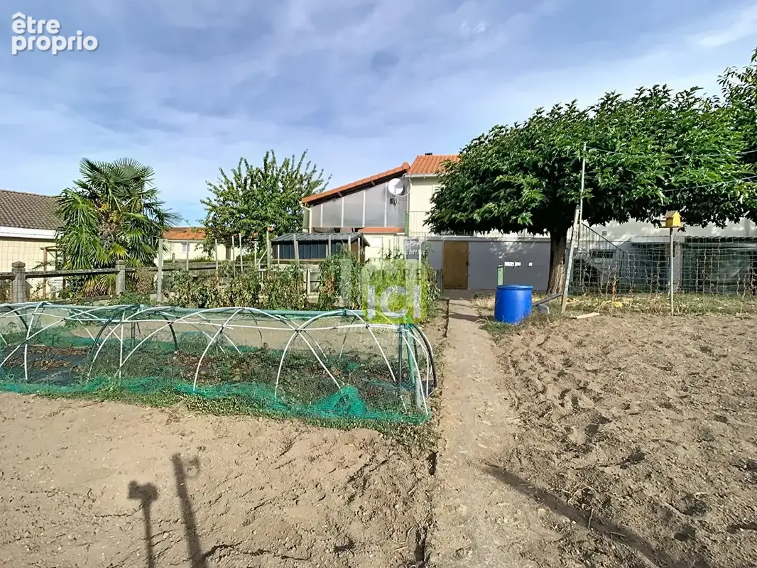 Maison CHOLET avec sous-sol total . - photo 11