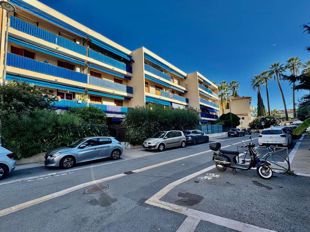 Appartement à VALLAURIS