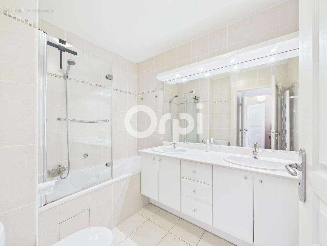 Appartement à MANDELIEU-LA-NAPOULE