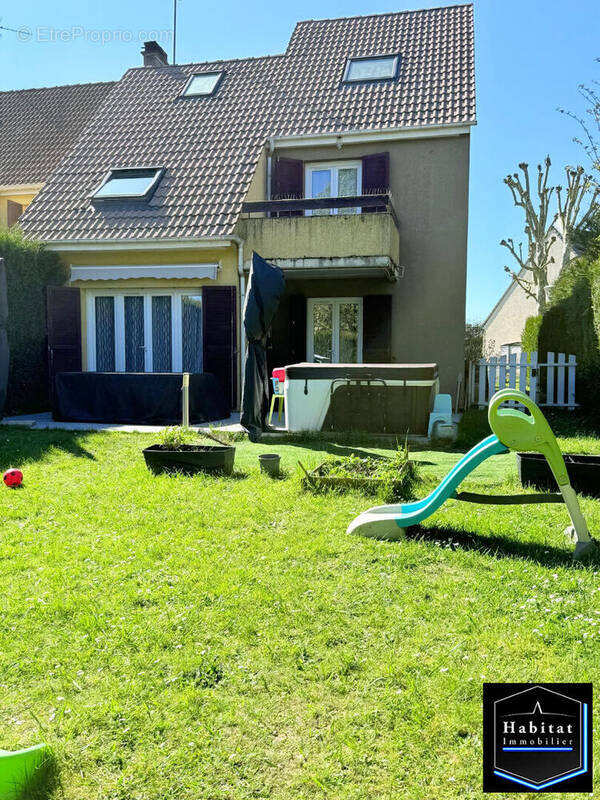 Maison à LE PLESSIS-BELLEVILLE