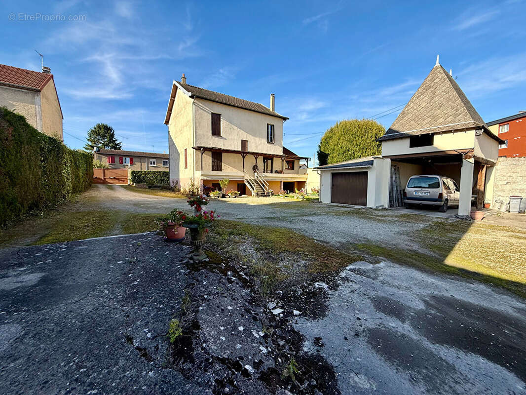 Maison à MIGENNES