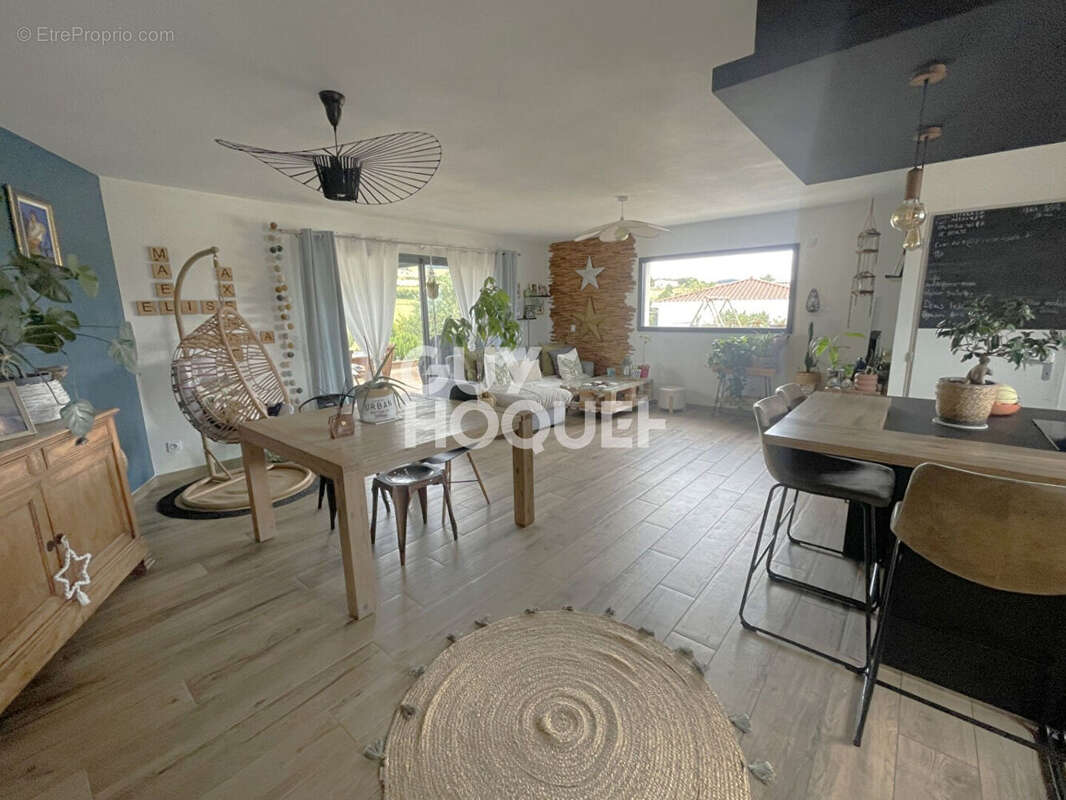 Maison à CHATEAUNEUF