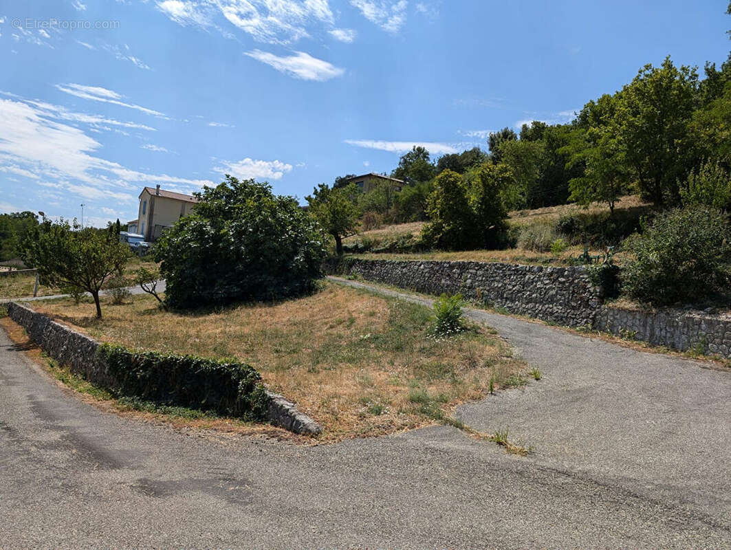 Terrain à ALISSAS