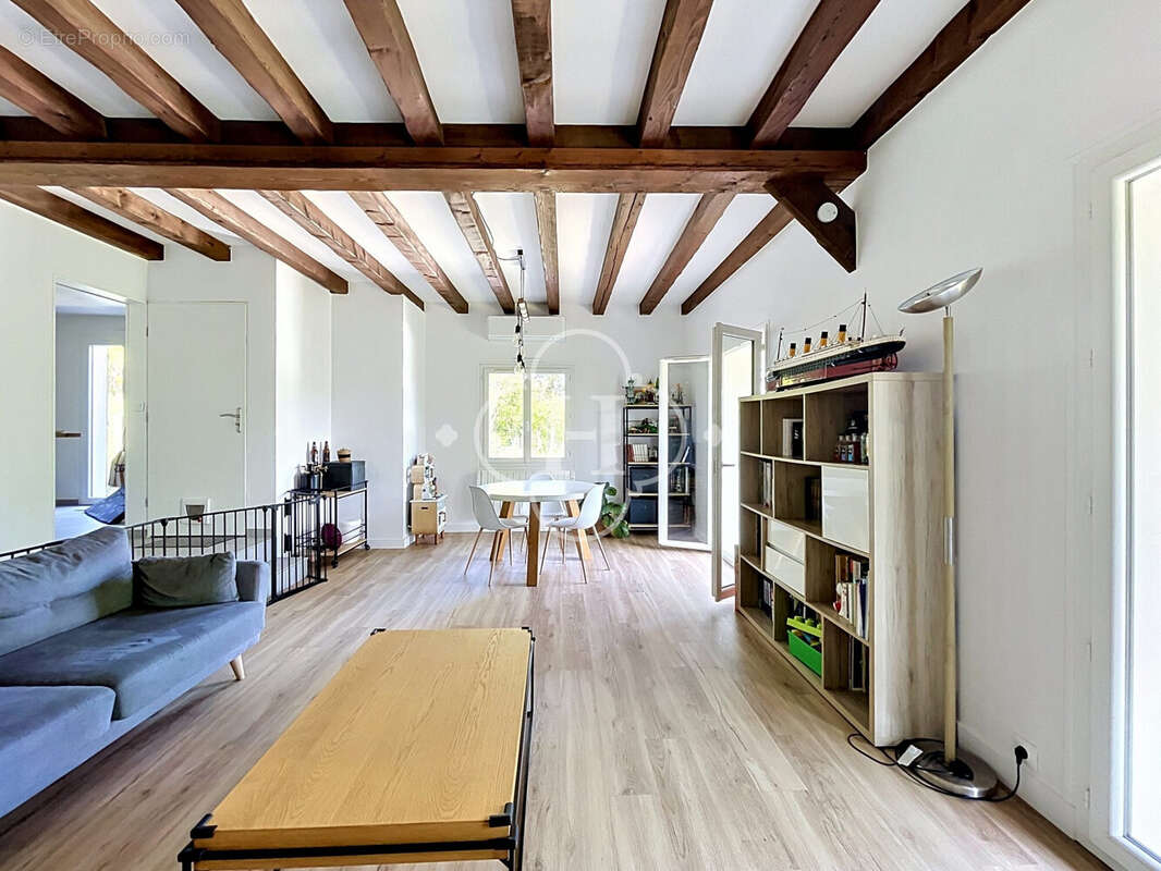Maison à BEYNES