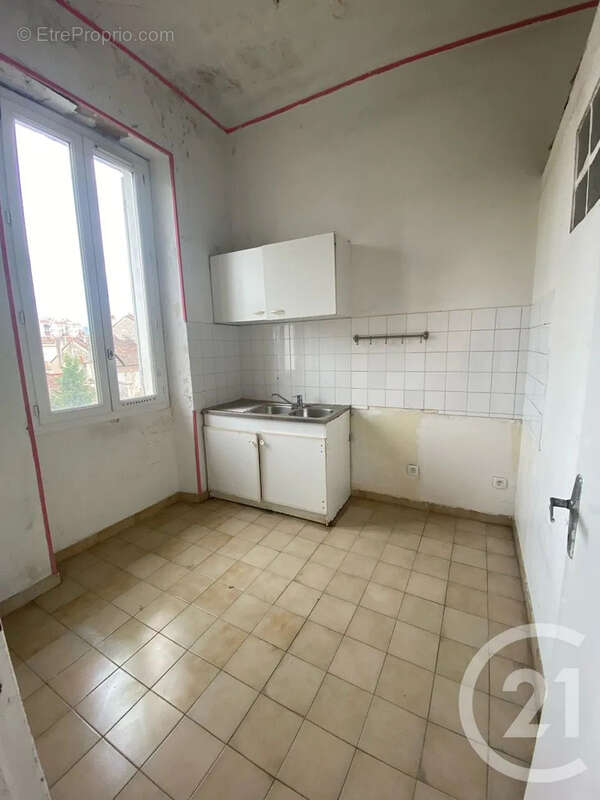 Appartement à MARSEILLE-4E