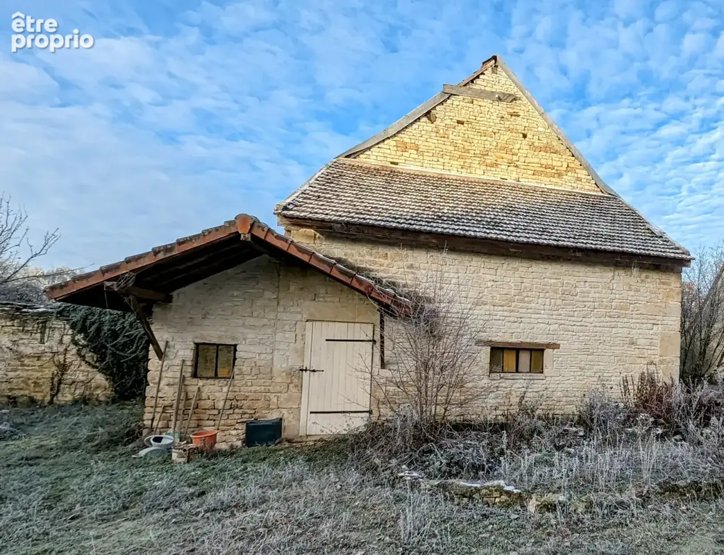 En bourgogne, dans le département de l'yonne, maison ancienne de caractere  avec dependances et terrain - photo 12