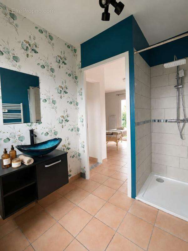Maison familiale lumineuse 193 m² avec fort potentiel - 4/5 chambres - Grand jardin - photo 15
