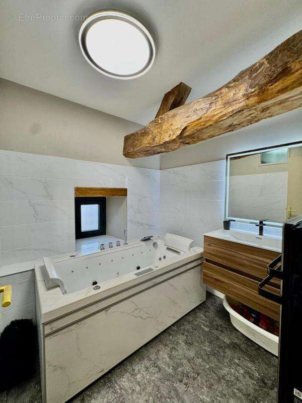 Maison à SAINT-MARCEL-BEL-ACCUEIL