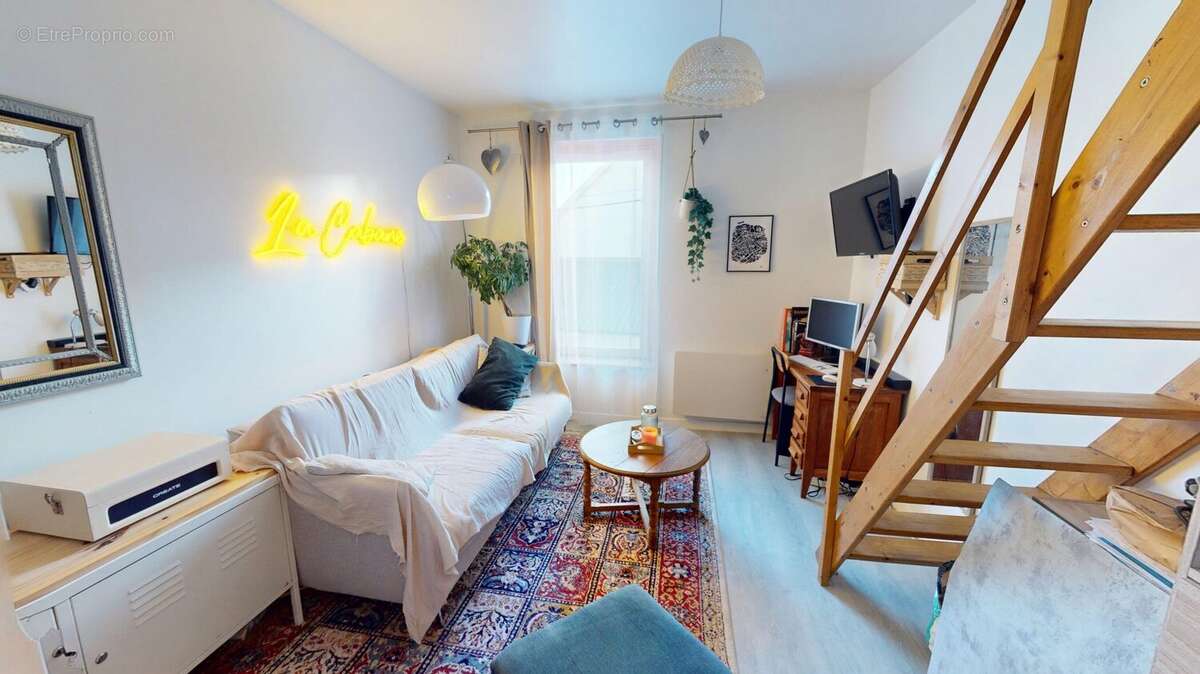 Maison à DEMOUVILLE