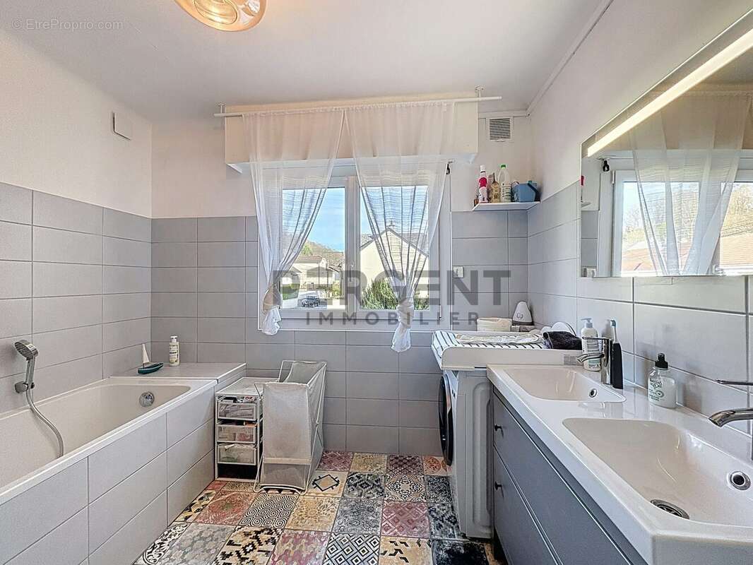 Maison 226 m² à Charleville-Mezieres  - photo 8