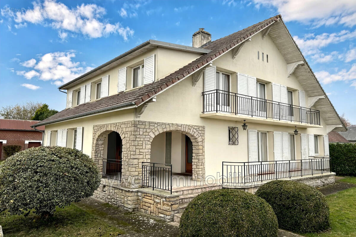 Maison à MOLIENS