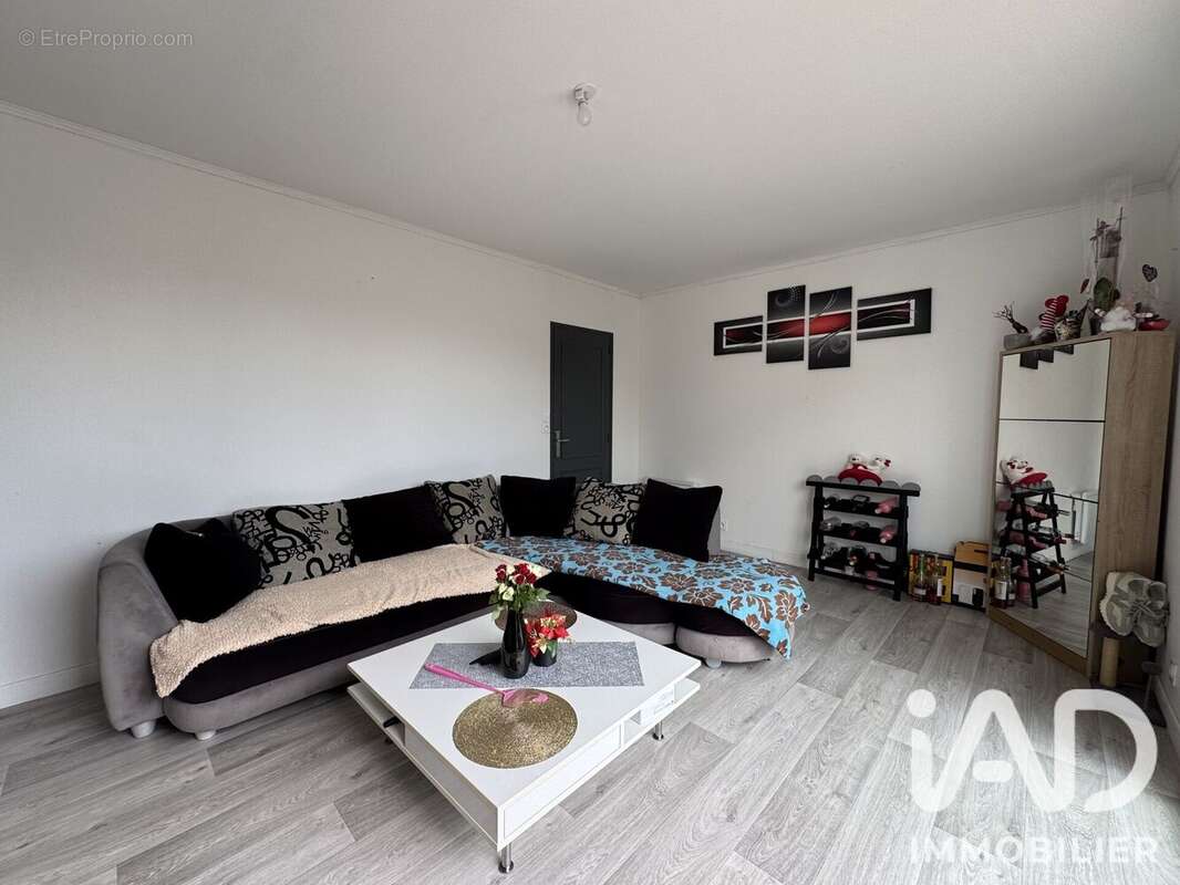 Maison 97 m² à Aiffres  - photo 9