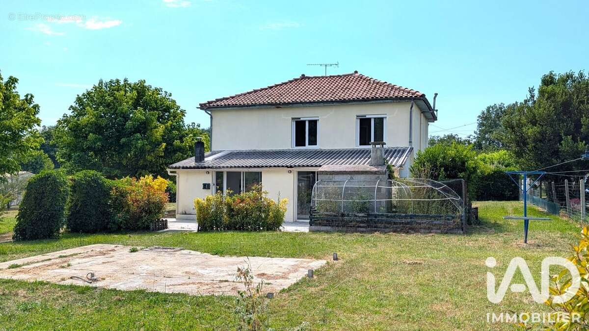Photo 2 - Maison à MONTENDRE