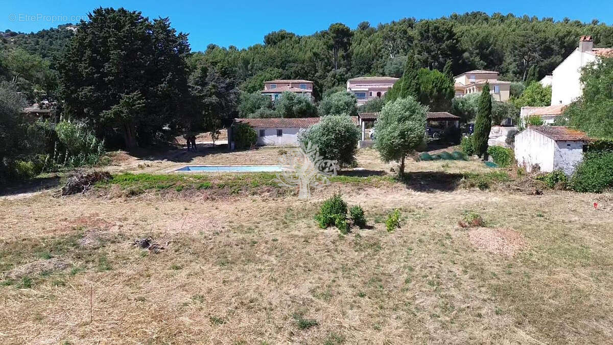 Terrain à SIX-FOURS-LES-PLAGES