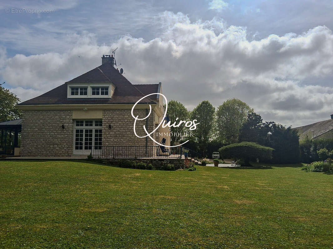 Maison 303 m² à Mondonville-Saint-Jean  - photo 9