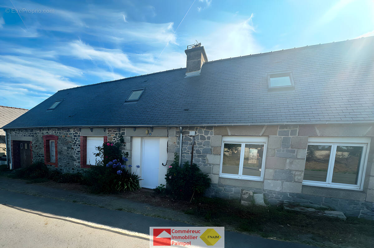 Maison à SAINT-CLET