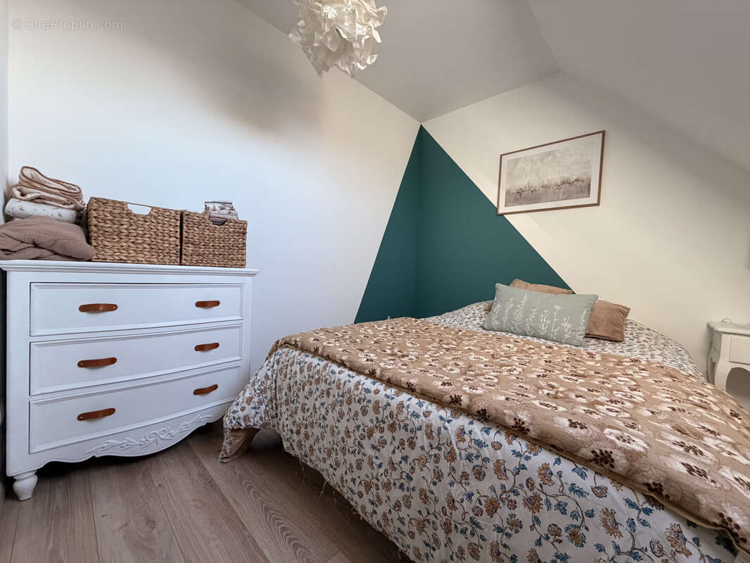 Maison à SAINTE-SABINE-SUR-LONGEVE