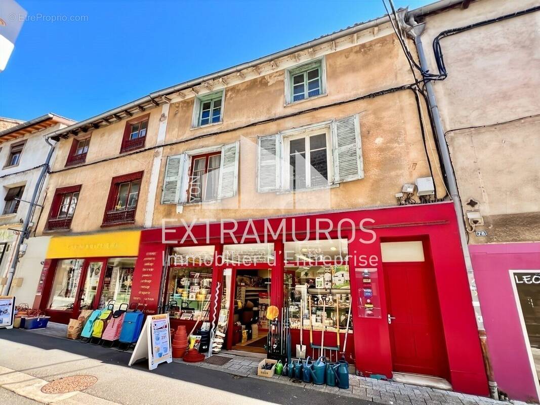 Commerce à SAINT-SYMPHORIEN-SUR-COISE