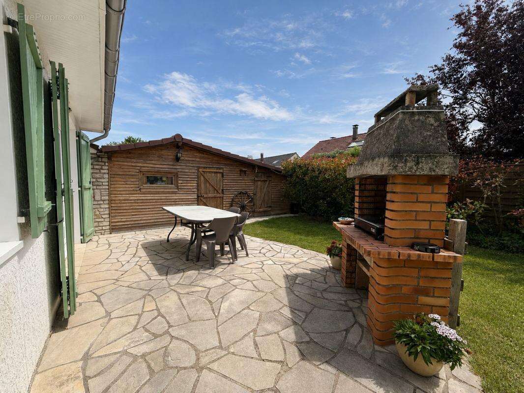 Maison à MOISSY-CRAMAYEL