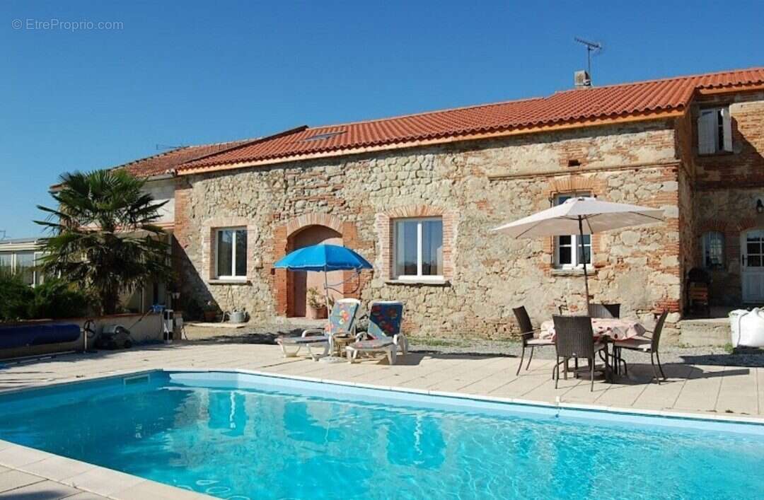 Maison 520 m² à Caraman  - photo 2