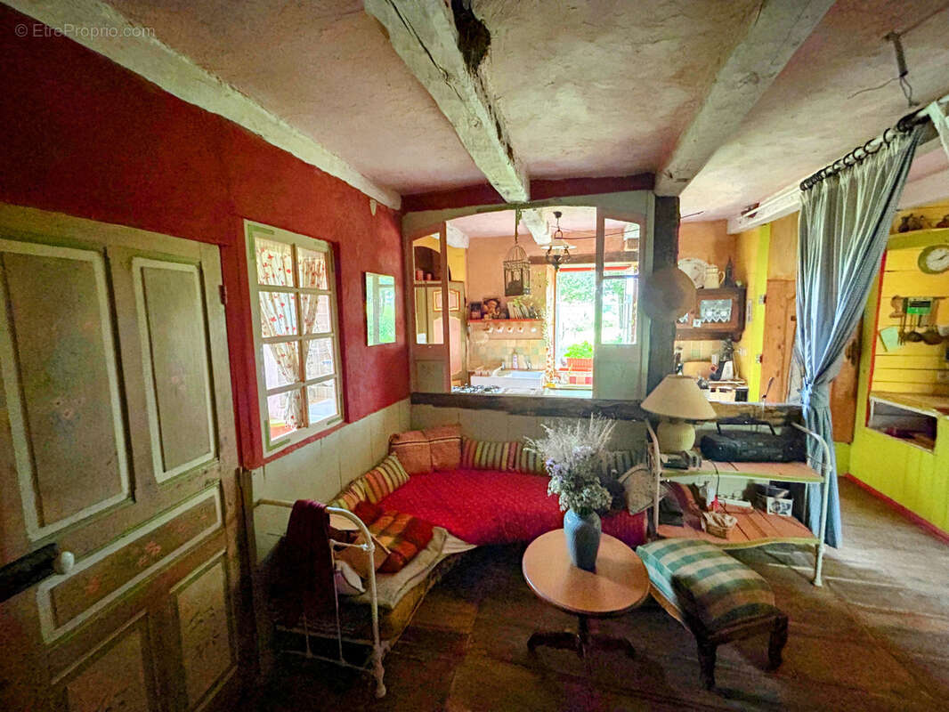 Maison à LAVAL-SUR-LUZEGE