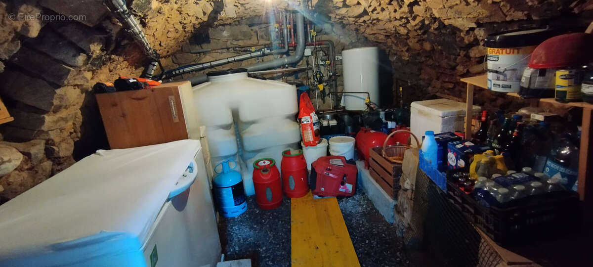 Maison isolée au sommet de 3 ha de bois - photo 19